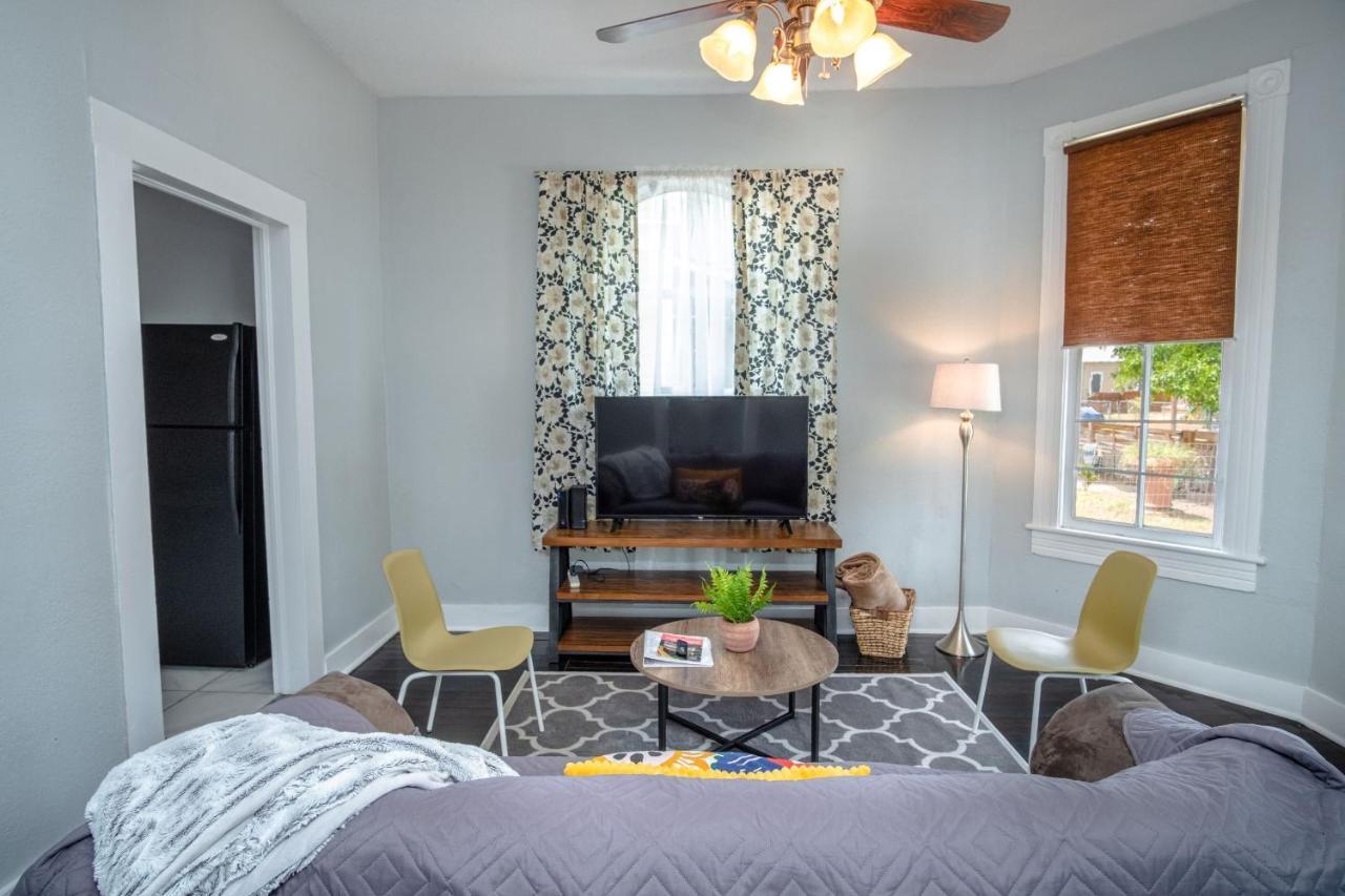Remodeled Historic 2Br 1Ba House Near Downtown Apartamento San Antonio Exterior foto